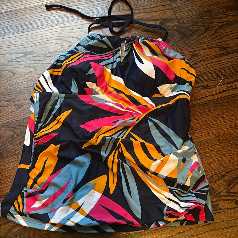 Women swim tankini with removable pads
